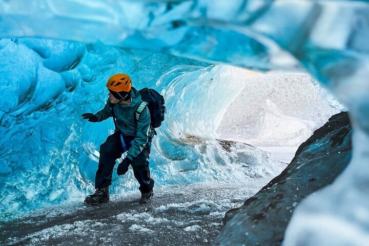 Experiencia de la cueva de hielo azul de día completo