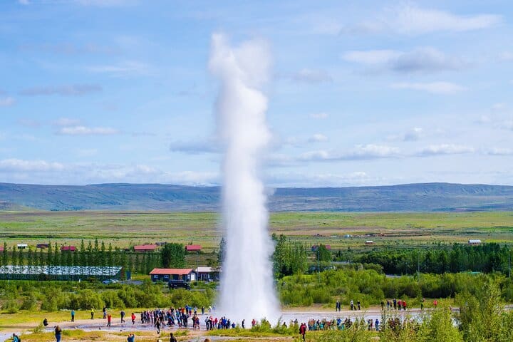 Geysers, Glaciers and Waterfalls – 6-Day Self-Drive